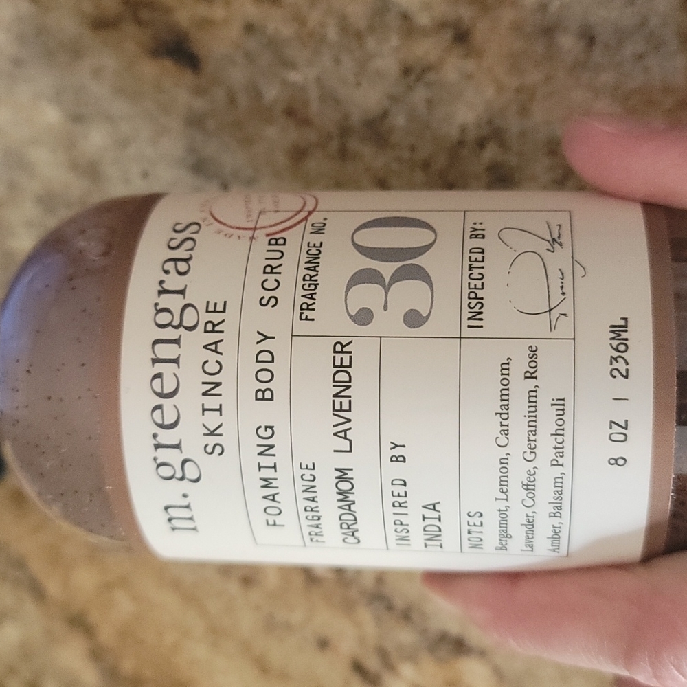Cardamon lavender foaming body scrub